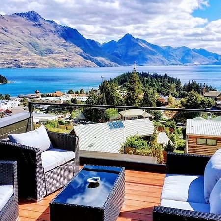 Stunning Home With Amazing Wakatipu Lake Views ควีนส์ทาวน์ ภายนอก รูปภาพ